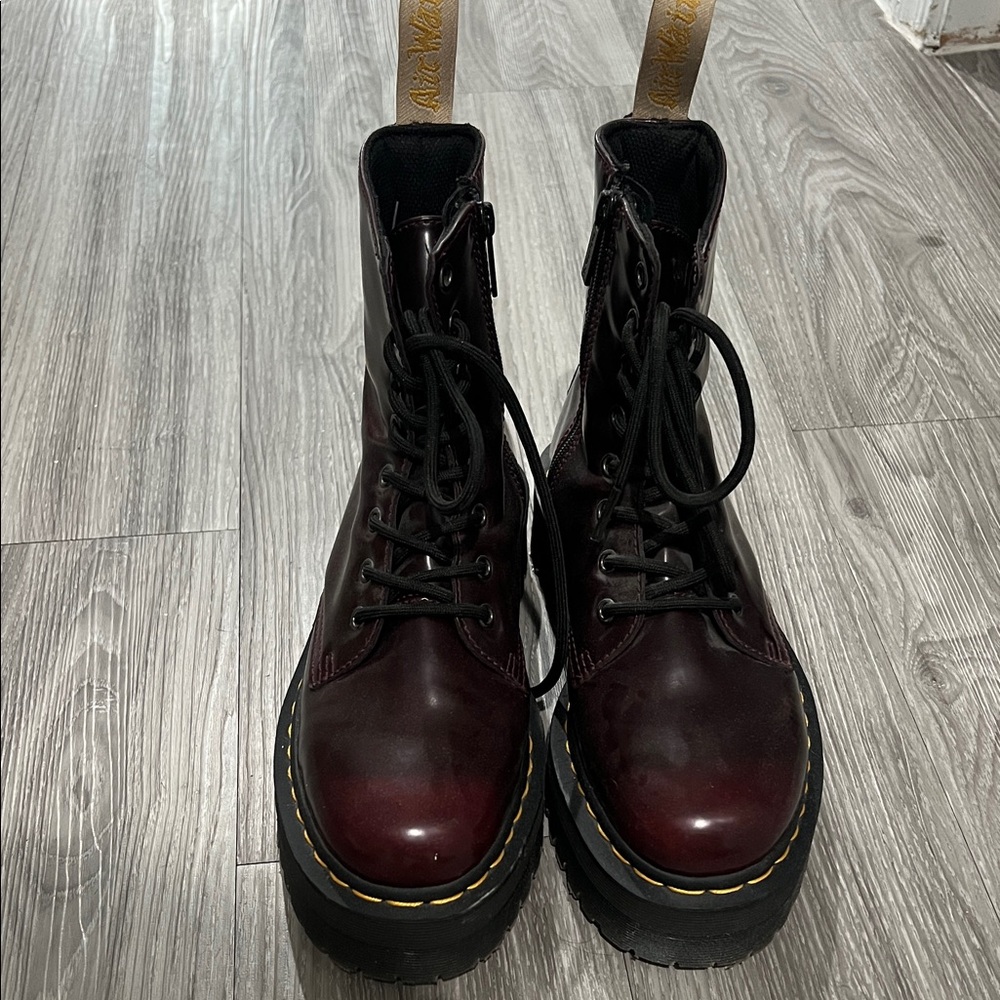 Dr. Martens Women's Jadon lace up boot with zipper size 9 women’s